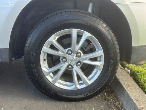 Used 2017 Chevrolet Equinox LT w/ Convenience Package FWD image 18