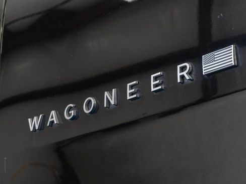 Used 2022 Jeep Wagoneer Series II RWD image 22