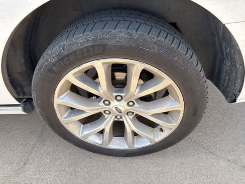 Used 2019 Ford Expedition Platinum image 10