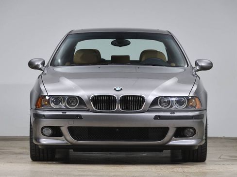 Used 2003 BMW M5 RWD image 2