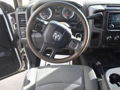 Used 2014 RAM 3500 Tradesman w/ Chrome Appearance Group AWD/4WD image 17