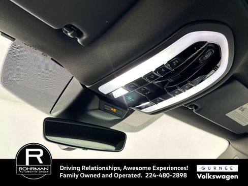 Used 2023 Porsche Macan Base image 10