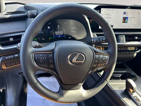 Used 2025 Lexus UX 300h 300h Premium image 12