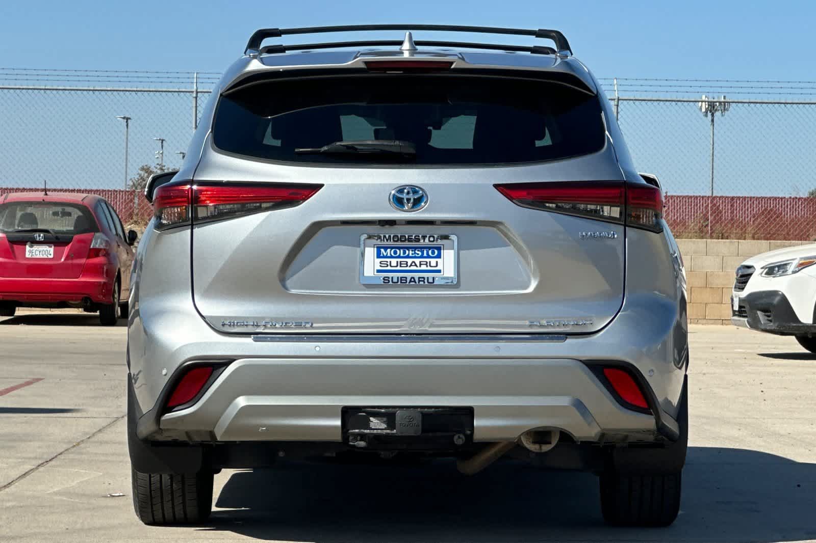 Used 2021 Toyota Highlander Platinum AWD/4WD image 4