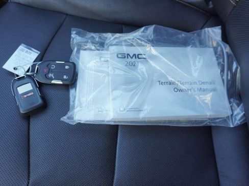 Used 2021 GMC Terrain SLT w/ Infotainment Package II image 32