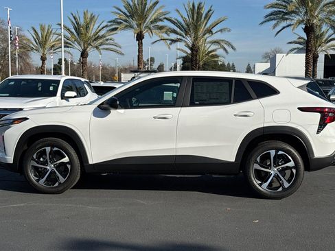 New 2026 Chevrolet Trax RS w/ Sunroof Package FWD image 6