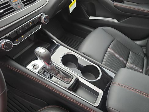 New 2025 Nissan Altima 2.5 SR image 23