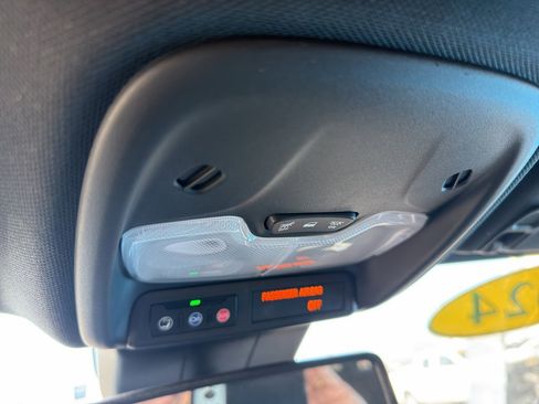 Used 2024 Chevrolet Colorado LT w/ LT Convenience Package II image 19