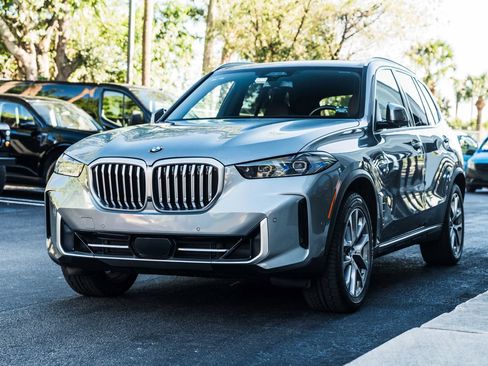 Used 2024 BMW X5 xDrive40i w/ Executive Package AWD/4WD image 5