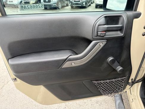 Used 2018 Jeep Wrangler Sport w/ Connectivity Group AWD/4WD image 15