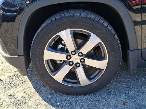 Used 2019 Chevrolet Traverse LT w/ LT Premium Package AWD/4WD image 33