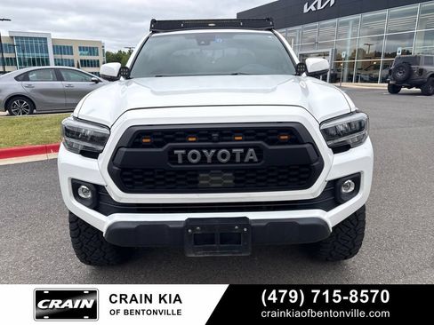 Used 2022 Toyota Tacoma TRD Off-Road w/ TRD Premium Off Road Package AWD/4WD image 7