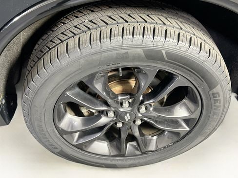 Used 2022 Dodge Durango GT image 31