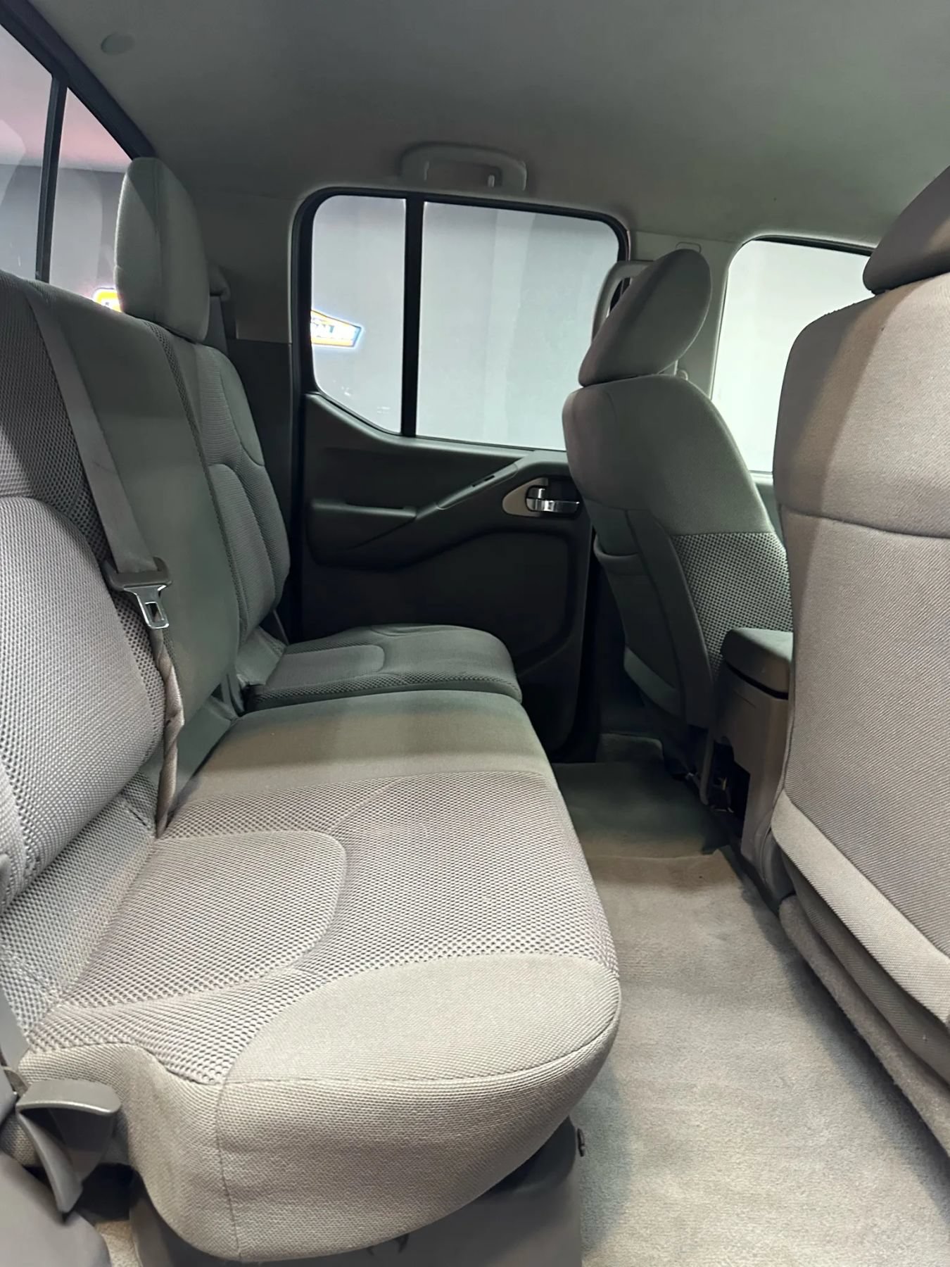 Used 2018 Nissan Frontier SV RWD image 32