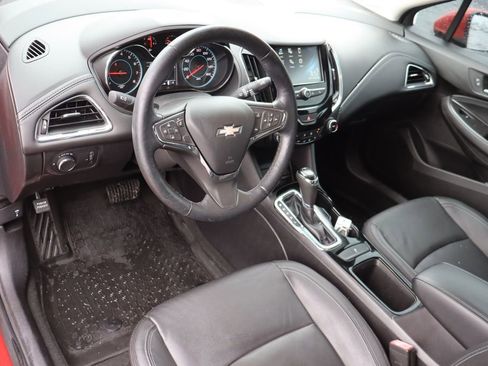 Used 2017 Chevrolet Cruze Premier image 5