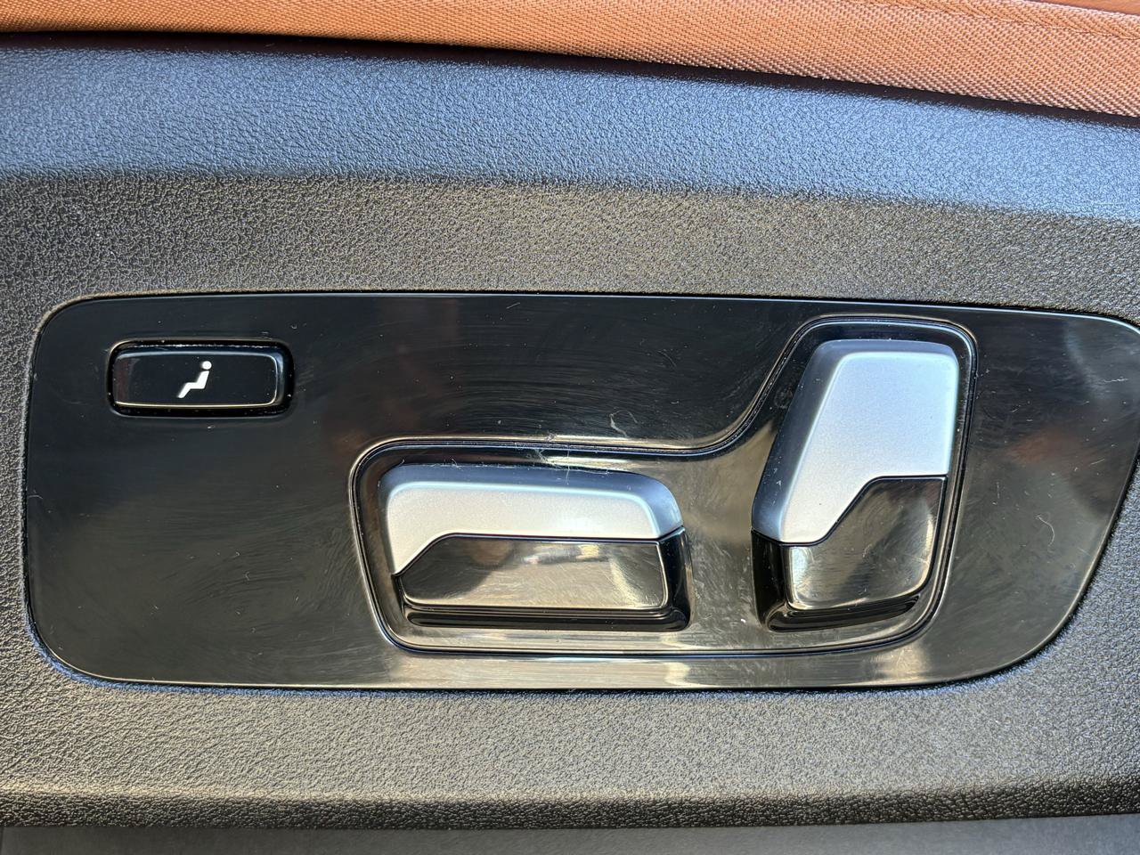 Used 2022 BMW X7 xDrive40i w/ Executive Package AWD/4WD image 42