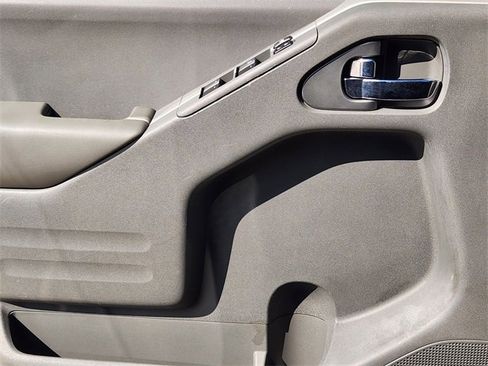 Used 2018 Nissan Frontier SV image 22