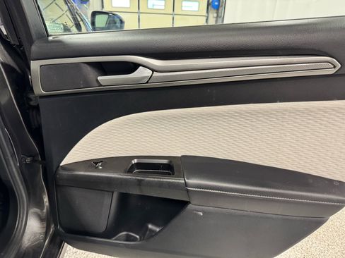 Used 2019 Ford Fusion SE w/ Equipment Group 151A image 10