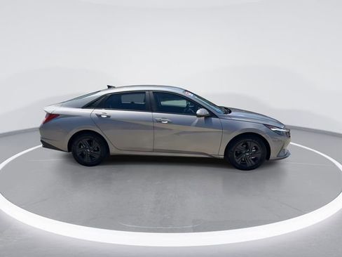 Used 2023 Hyundai Elantra Blue FWD image 8