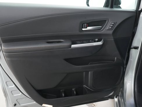Used 2025 Toyota Sienna Platinum AWD/4WD image 26