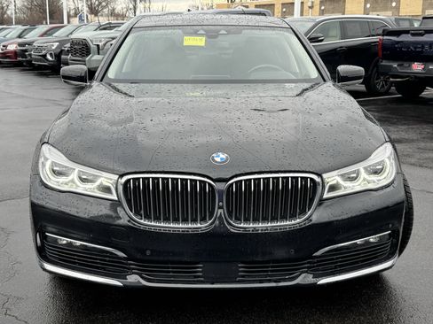 Used 2018 BMW 750i xDrive image 18