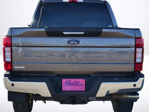 Used 2021 Ford F250 Lariat w/ Chrome Package image 3