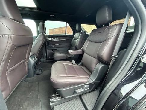 Used 2025 Ford Explorer Platinum w/ LUX Leather Package AWD/4WD image 49