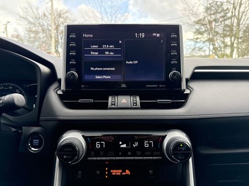 Certified 2022 Toyota RAV4 Limited image 18