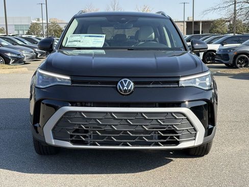 New 2026 Volkswagen Taos SE FWD image 8