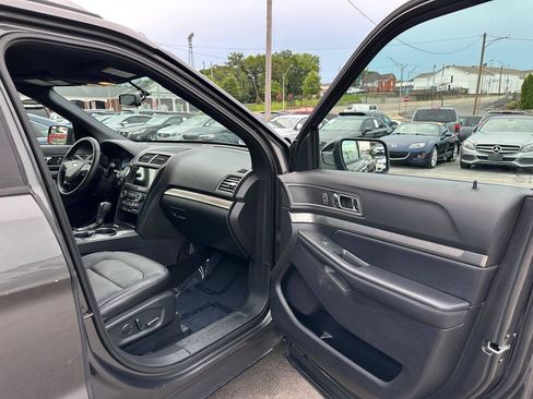 Used 2018 Ford Explorer XLT w/ Equipment Group 202A FWD image 27