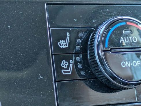 Used 2023 Nissan Pathfinder Platinum w/ Cargo Package image 27