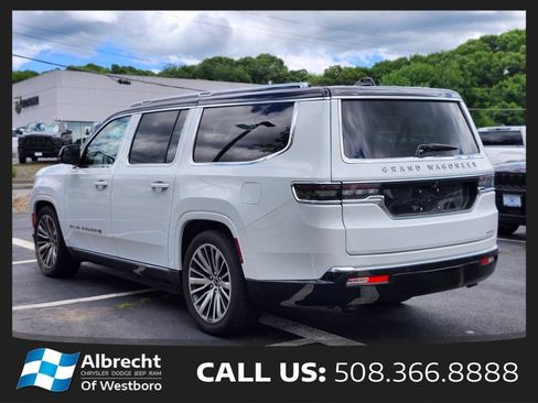 Used 2024 Jeep Grand Wagoneer L Series III AWD/4WD image 3