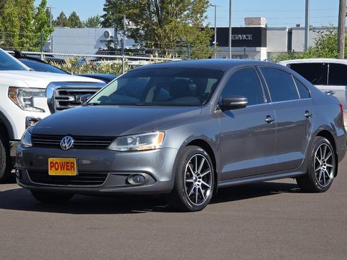 Used 2012 Volkswagen Jetta TDI FWD image 8