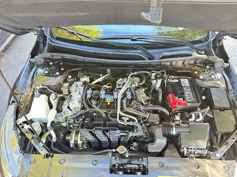 Used 2024 Nissan Altima 2.5 SV image 32