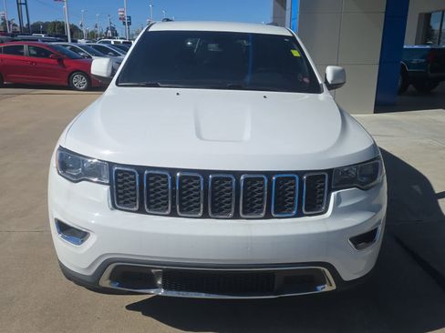 Used 2020 Jeep Grand Cherokee Laredo w/ 18" Wheel & 8.4" Radio Group image 4