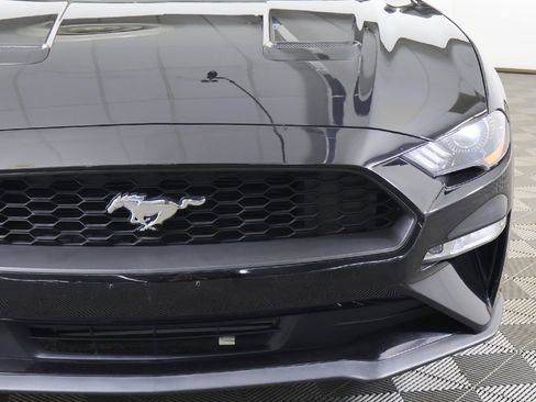 Used 2019 Ford Mustang Premium image 11