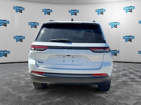 New 2026 Jeep Grand Cherokee Altitude AWD/4WD image 4