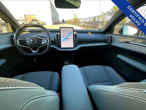 Certified 2025 Volvo EX30 Plus w/ Climate Package image 20