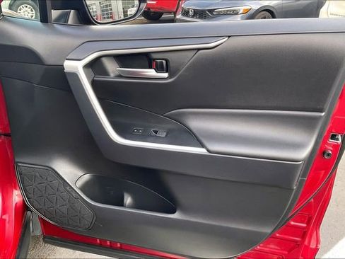 Used 2025 Toyota RAV4 XLE image 22