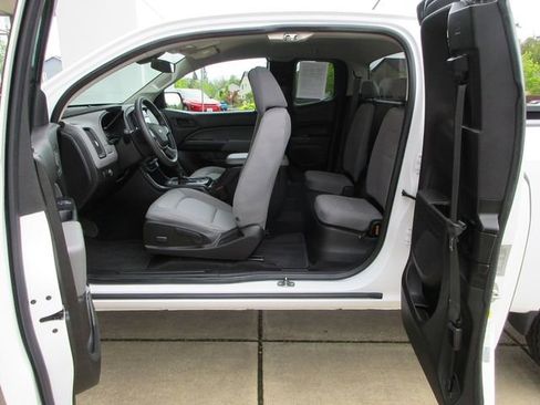 Used 2016 Chevrolet Colorado W/T w/ WT Convenience Package RWD image 18