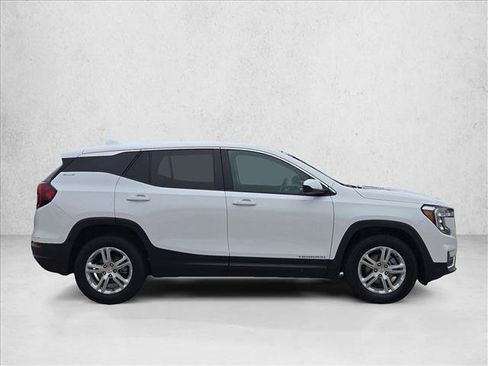 Used 2024 GMC Terrain SLE FWD image 4