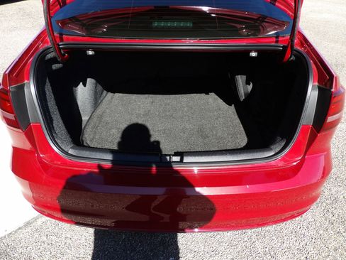 Used 2017 Volkswagen Jetta S image 11