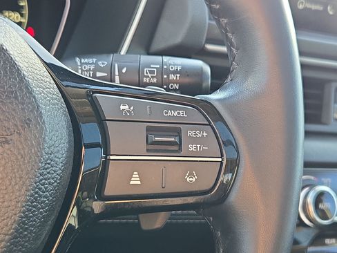 Used 2024 Honda Pilot Touring image 19