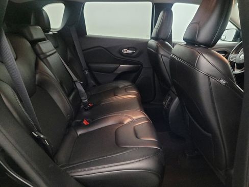 Used 2019 Jeep Cherokee Latitude Plus w/ Cold Weather Group image 19