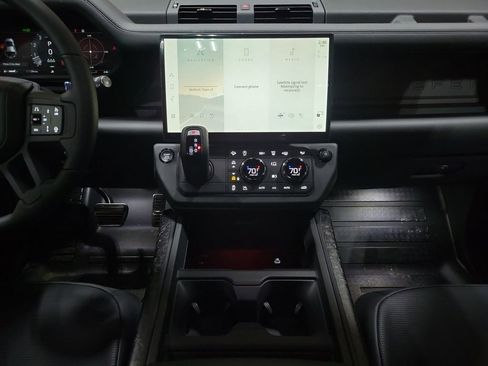 New 2026 Land Rover Defender 110 OCTA image 26