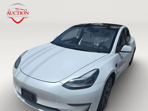 Used 2021 Tesla Model 3 Standard Range Plus RWD image 1