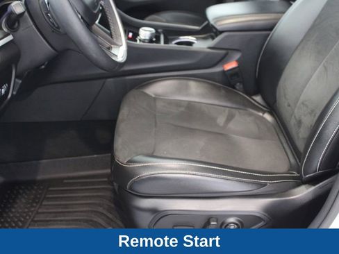 Used 2024 Jeep Grand Cherokee Altitude image 10