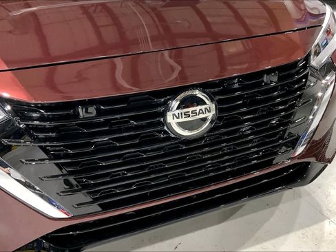 Used 2025 Nissan Sentra SV image 30