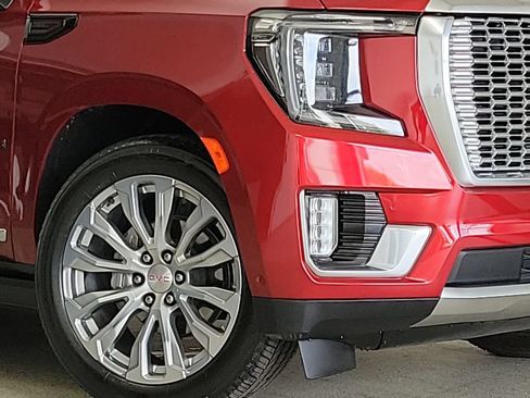 Certified 2024 GMC Yukon Denali w/ Denali Reserve Package AWD/4WD image 2
