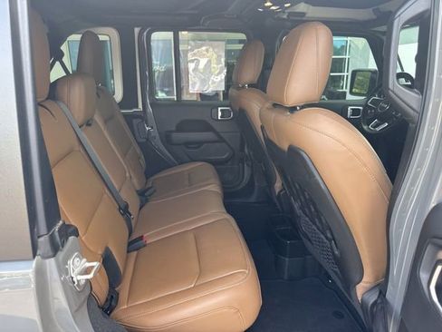 Used 2021 Jeep Wrangler Unlimited Rubicon AWD/4WD image 13